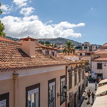 Casa Mariazinha By An Island Apart 度假居 *